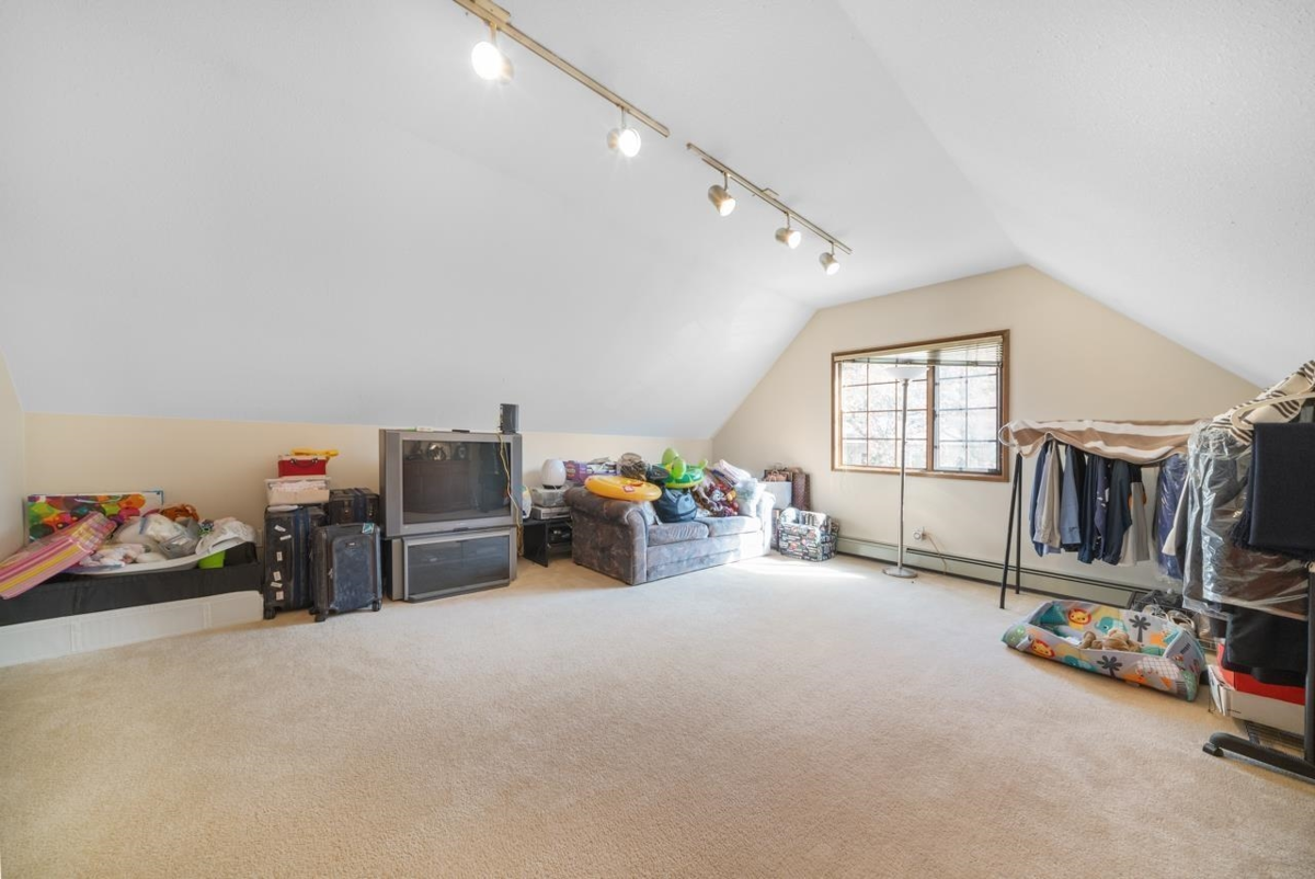 Mudroom Photo of 8008 Woodhurst Drive, Burnaby, BC