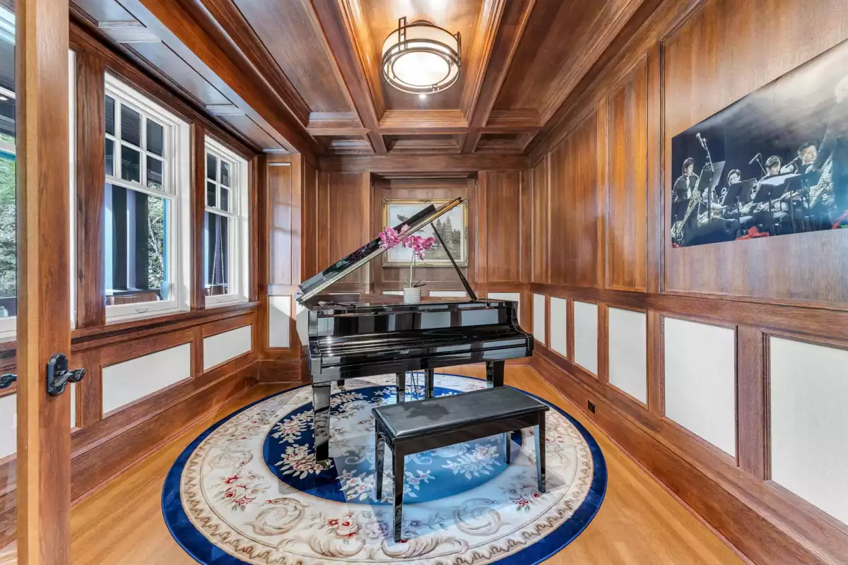 Living Room Photo of 2937 W 45th Avenue, Vancouver, BC
