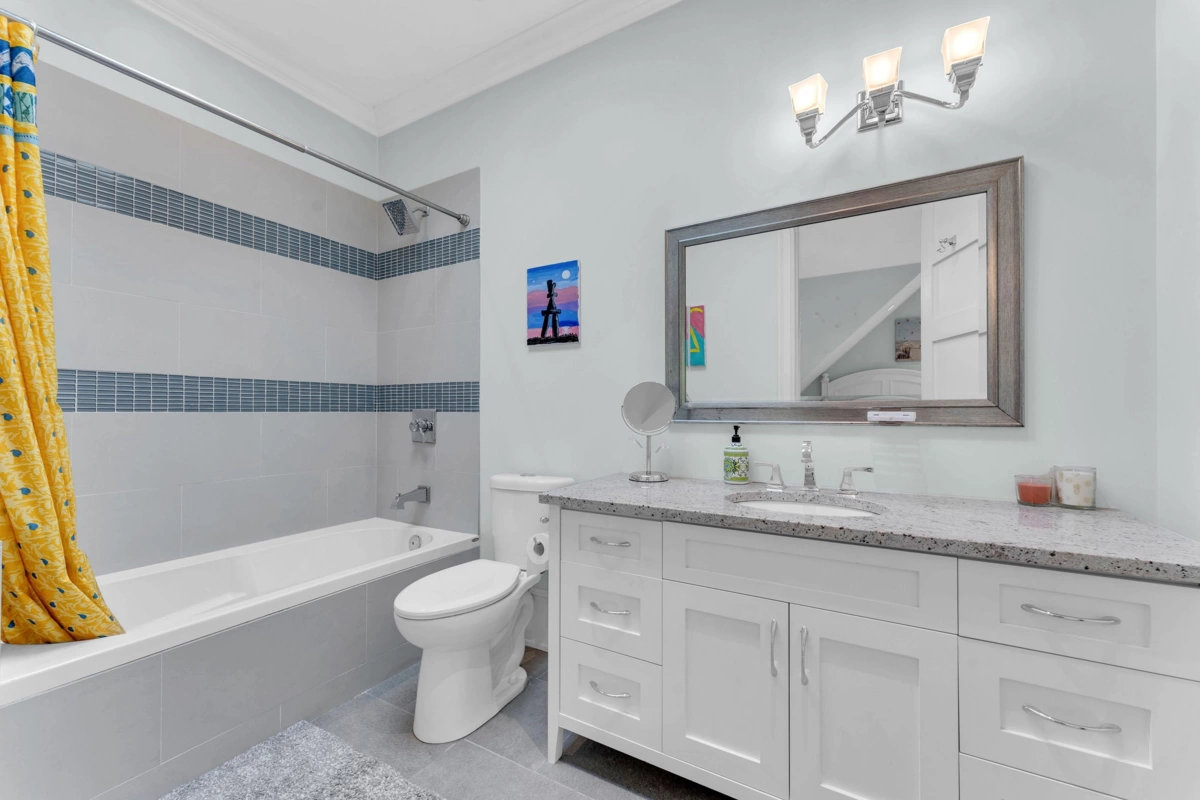 Walk-In Closet Photo of 2937 W 45th Avenue, Vancouver, BC