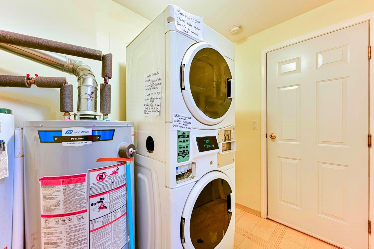 Entry Foyer Photo of 396 E 49th Avenue, Vancouver, BC