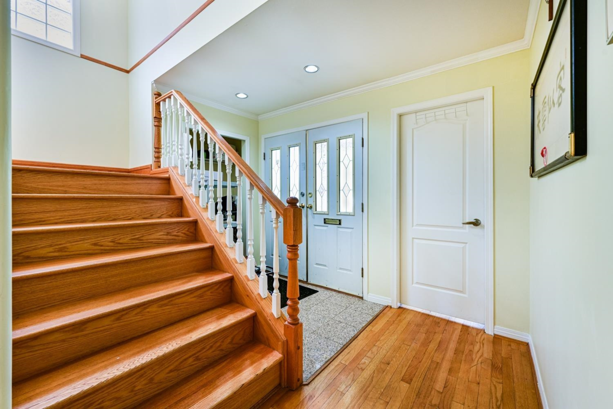 Living Room Photo of 396 E 49th Avenue, Vancouver, BC