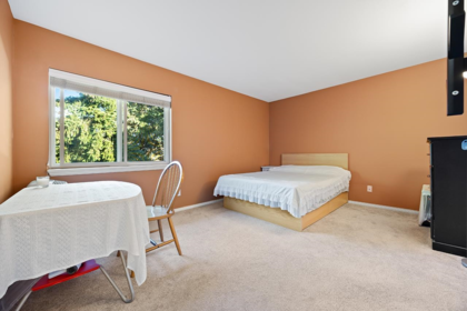 Walk-In Closet Photo of 204 16233 82 Avenue, Surrey, BC