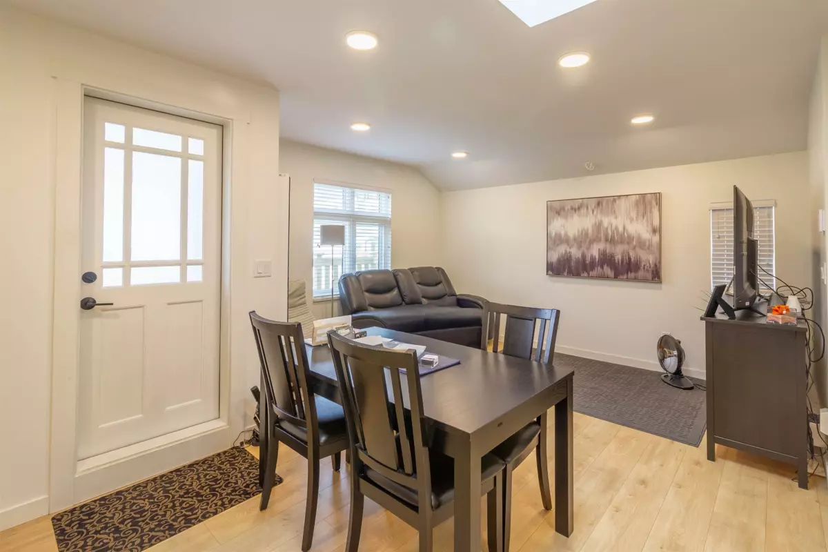 Hot Tub / Spa Photo of 903 Walls Avenue, Coquitlam, BC