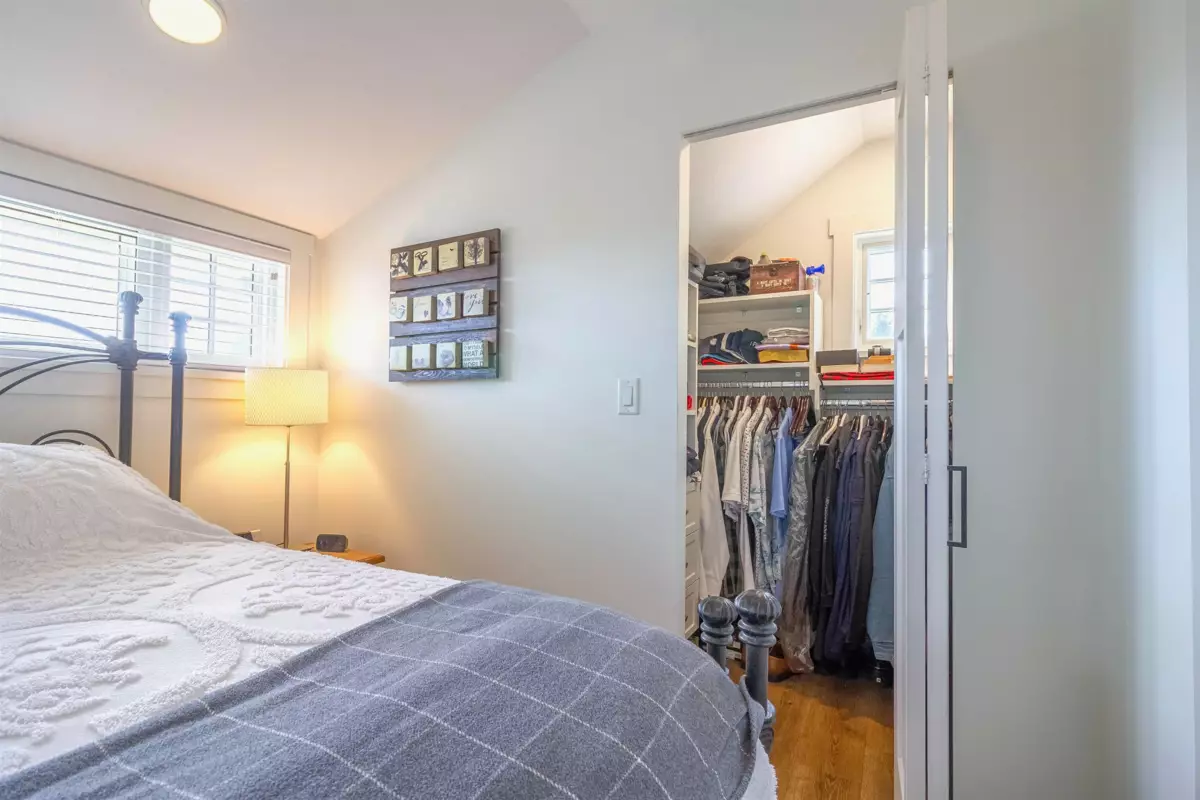 Powder Room Photo of 903 Walls Avenue, Coquitlam, BC