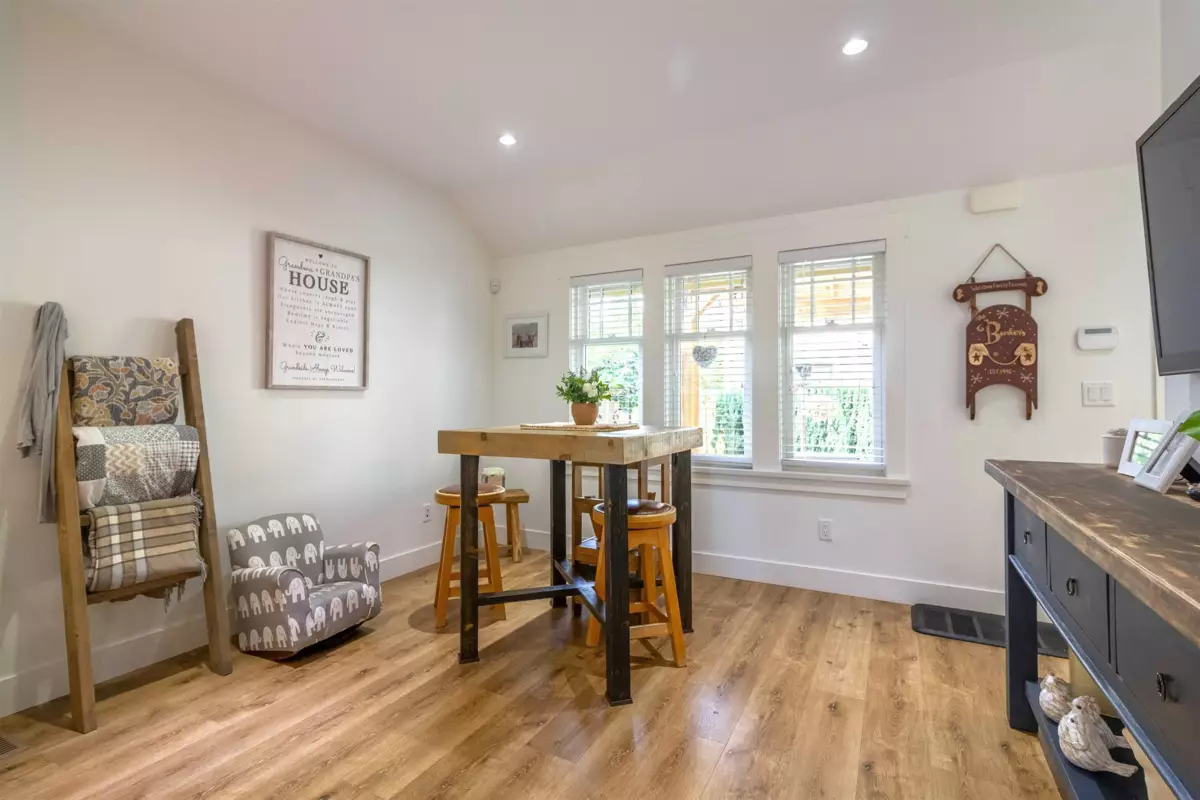 Primary Bathroom Photo of 903 Walls Avenue, Coquitlam, BC