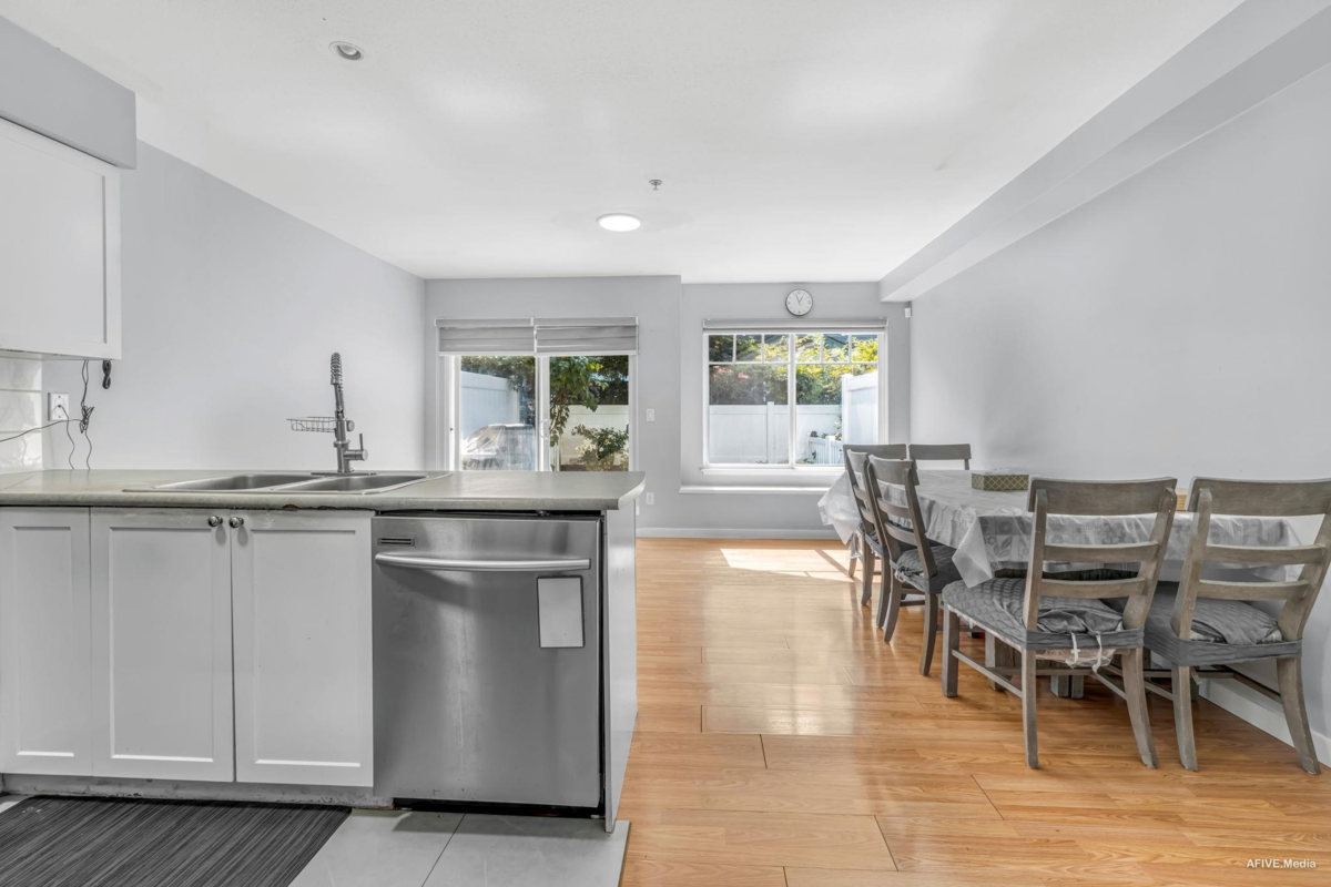 Breakfast Nook Photo of 111 12711 64 Avenue, Surrey, BC