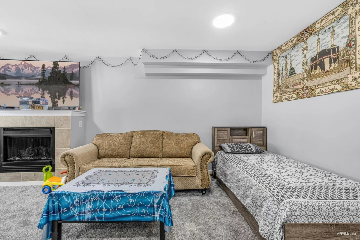 Kitchen Photo of 111 12711 64 Avenue, Surrey, BC