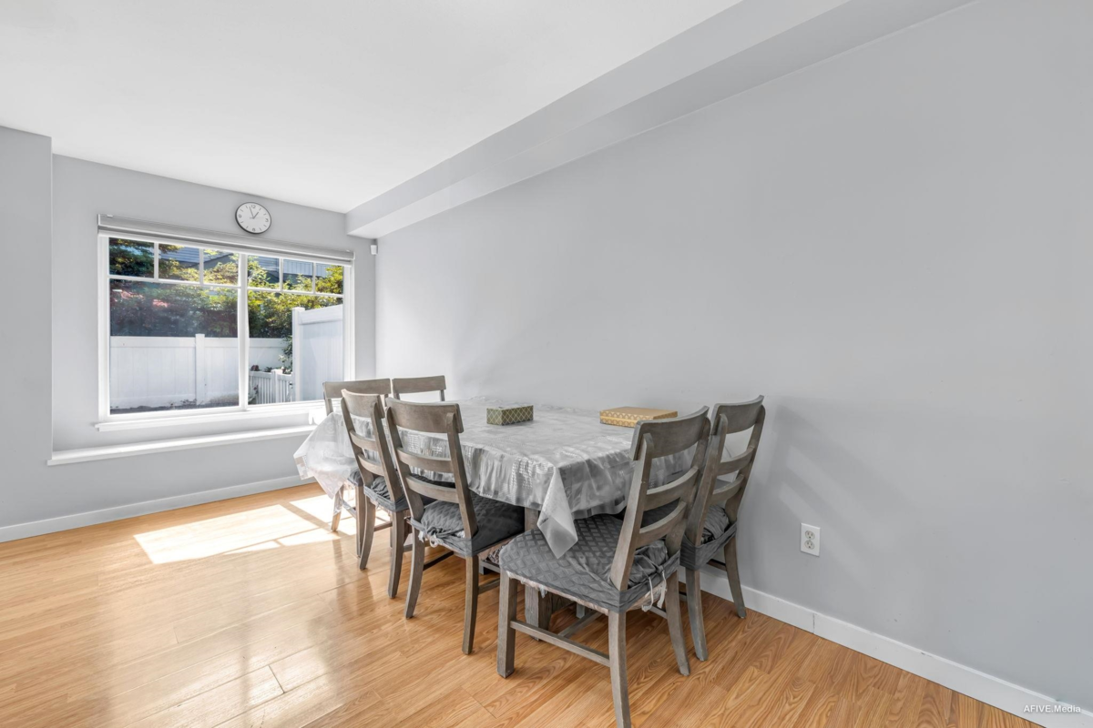 Primary Bathroom Photo of 111 12711 64 Avenue, Surrey, BC