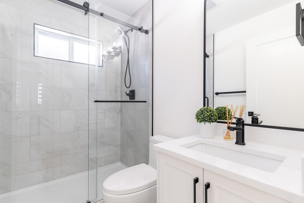 Outdoor Kitchen Photo of 215 Mabel Street, New Westminster, BC