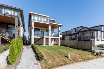 215 Mabel Street, New Westminster, BC, Queensborough — 6 bed single family residence for sale