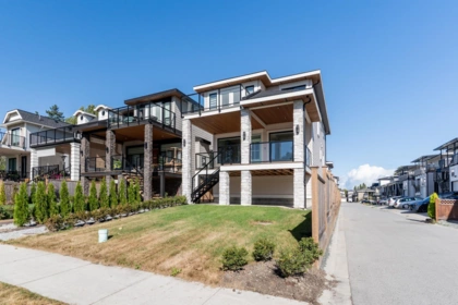 215 Mabel Street, New Westminster, BC, New Westminster — Single Family Residence for sale