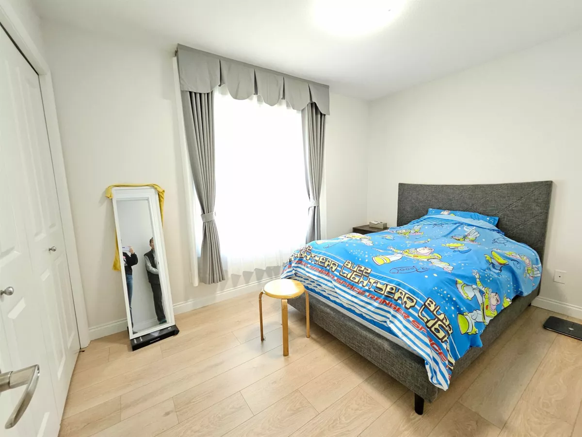 Guest Bathroom Photo of 1 6733 Livingstone Place, Richmond, BC