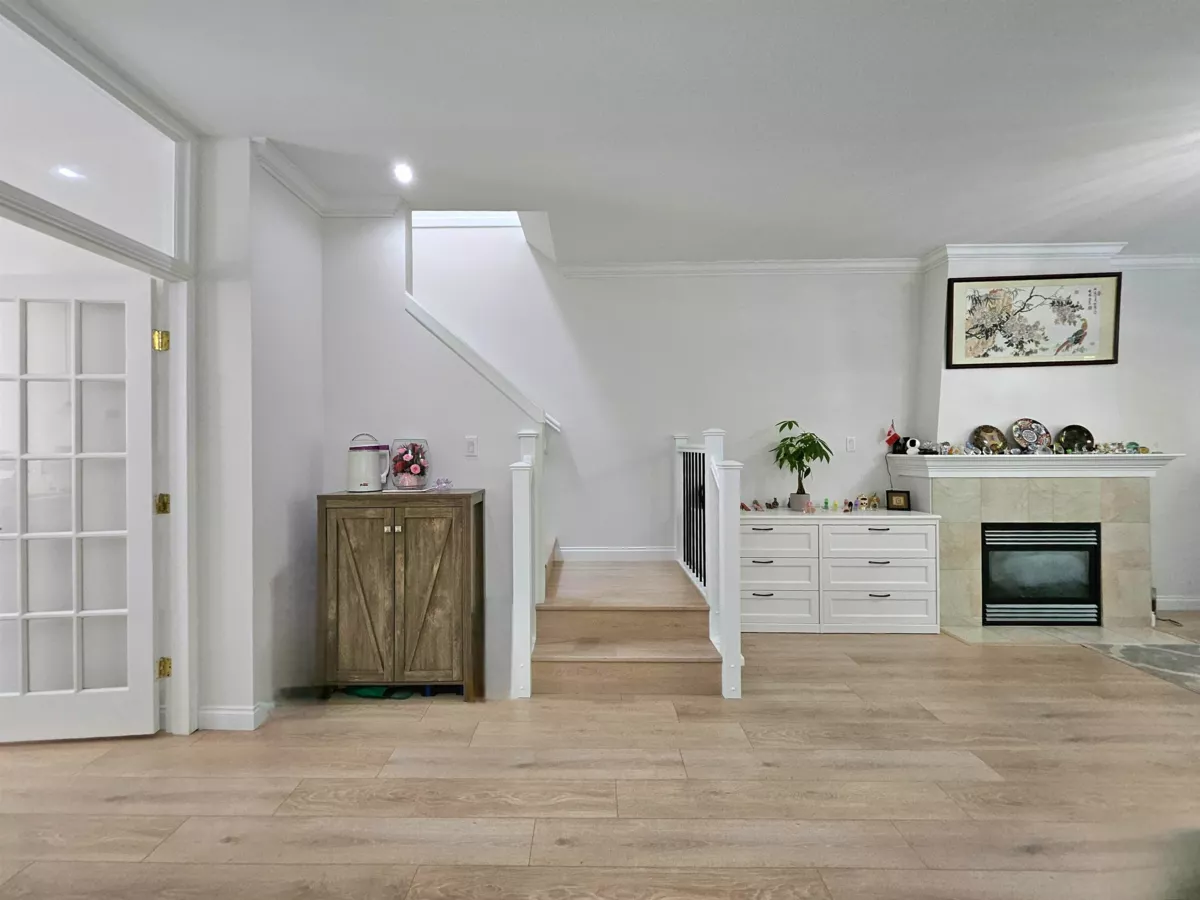 Primary Bathroom Photo of 1 6733 Livingstone Place, Richmond, BC