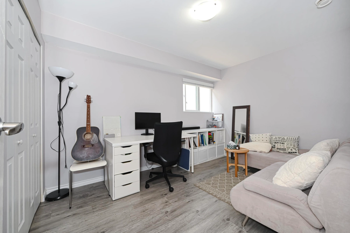 Dining Area Photo of 1818 Fraser Avenue, Port Coquitlam, BC