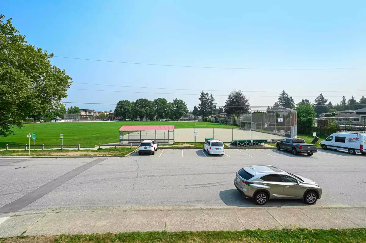 Mudroom Photo of 1818 Fraser Avenue, Port Coquitlam, BC