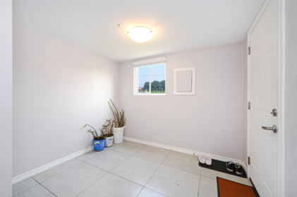 Breakfast Nook Photo of 1818 Fraser Avenue, Port Coquitlam, BC