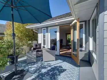 806 Oceanmount Boulevard, Gibsons, BC, Gibsons — Single Family Residence for sale