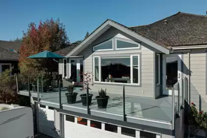 806 Oceanmount Boulevard, Gibsons, BC, Gibsons — Single Family Residence for sale