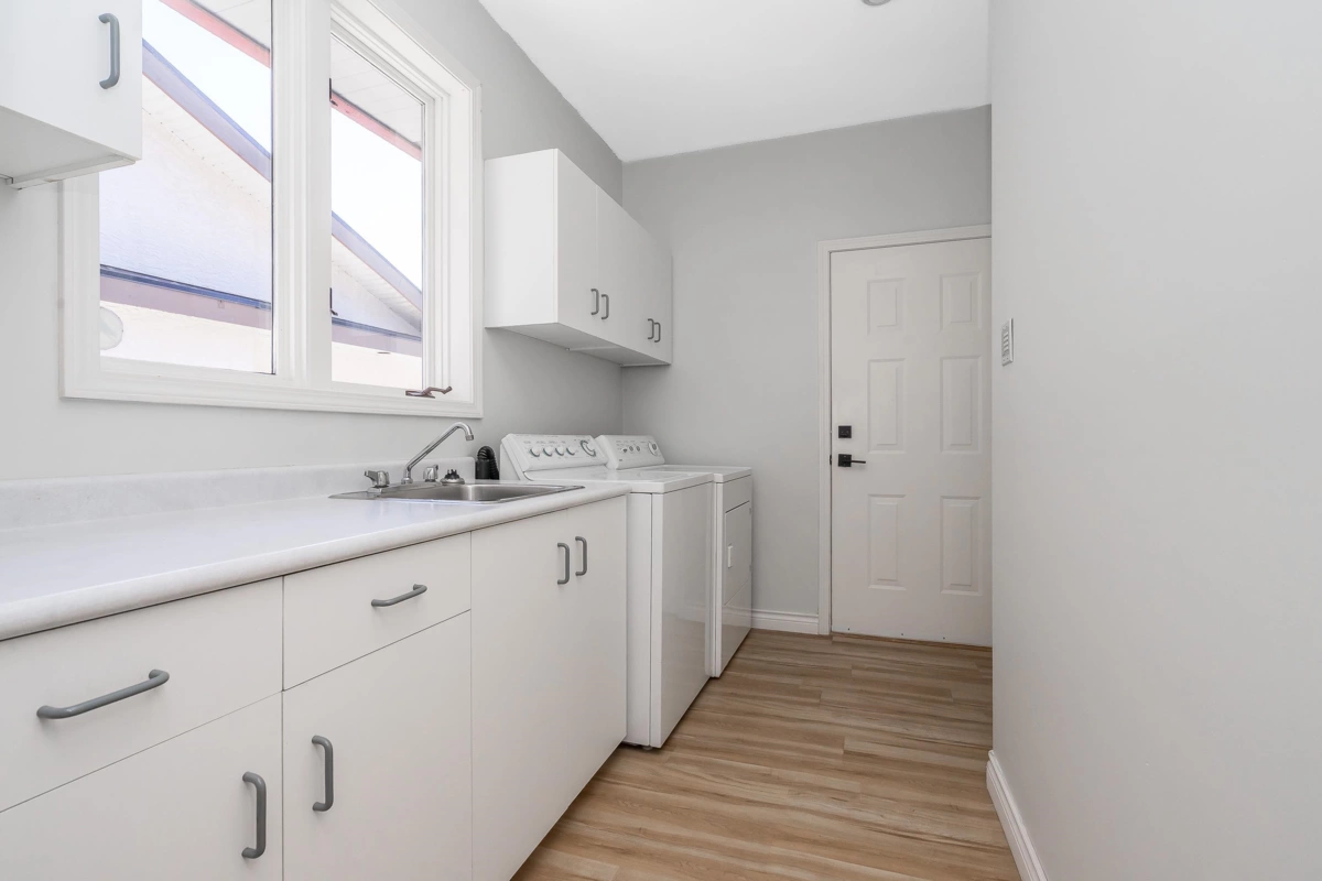 Front Yard Photo of 6247 Crescent Place, Delta, BC