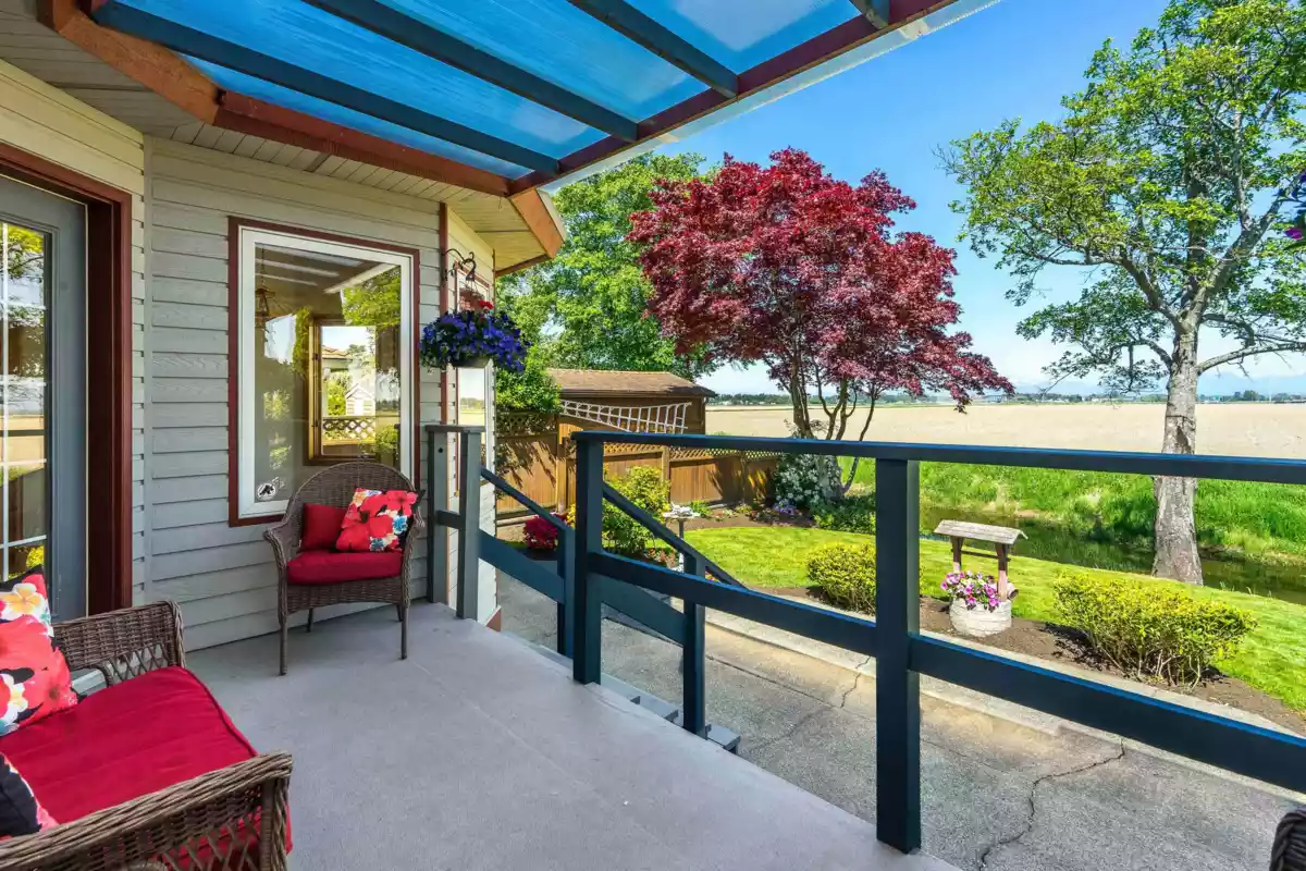Outdoor Kitchen Photo of 6247 Crescent Place, Delta, BC
