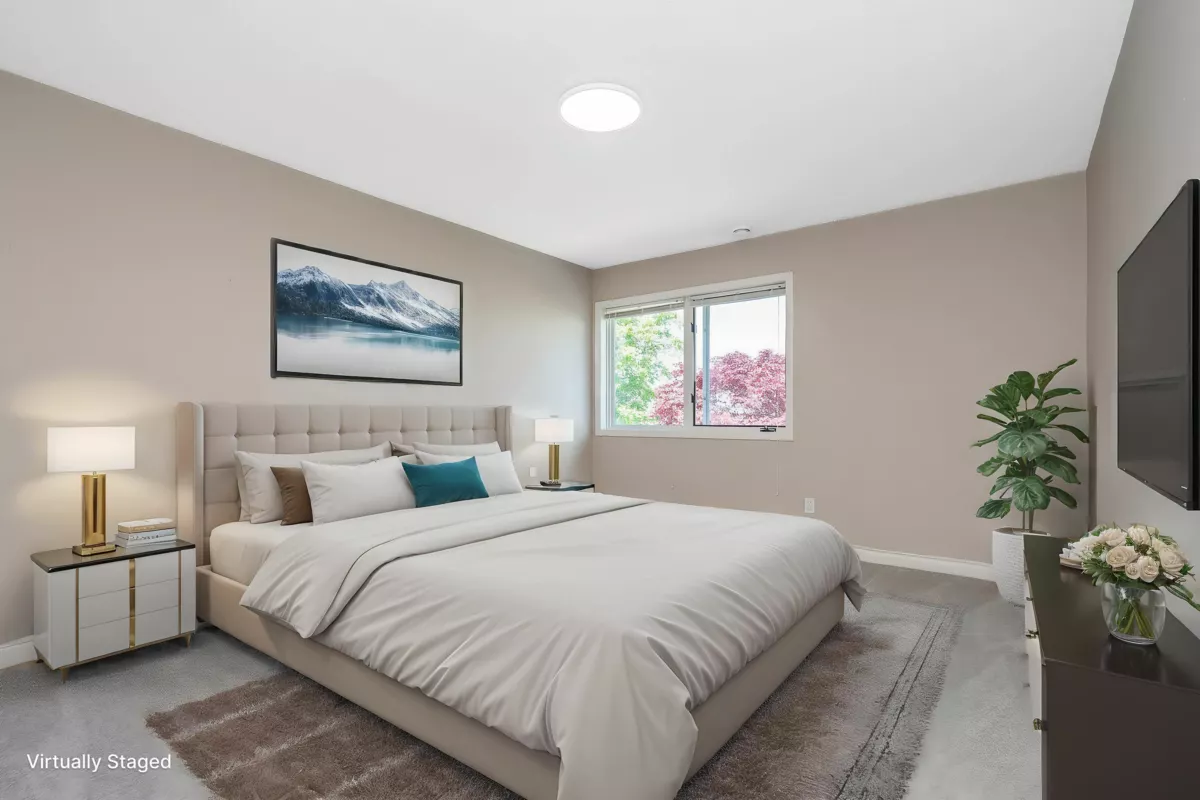 Swimming Pool Photo of 6247 Crescent Place, Delta, BC