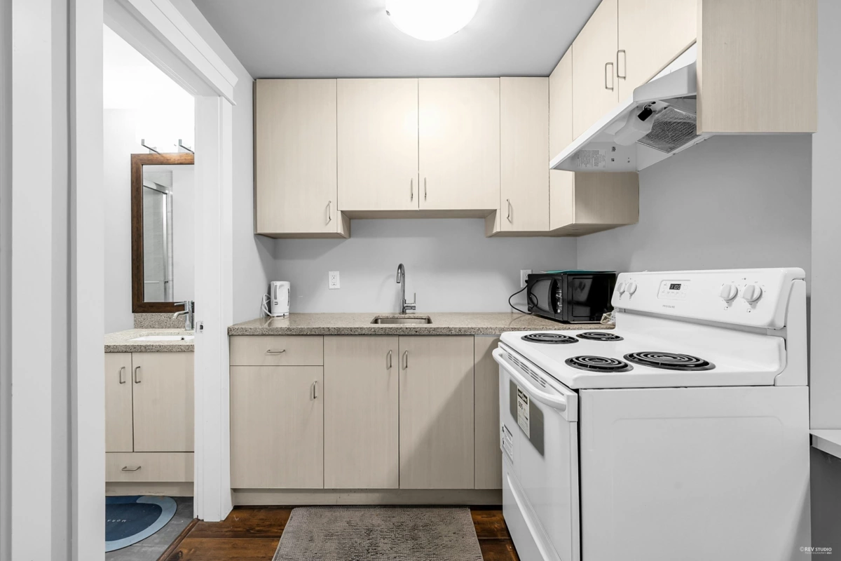 Hot Tub / Spa Photo of 1640 Como Lake Avenue, Coquitlam, BC