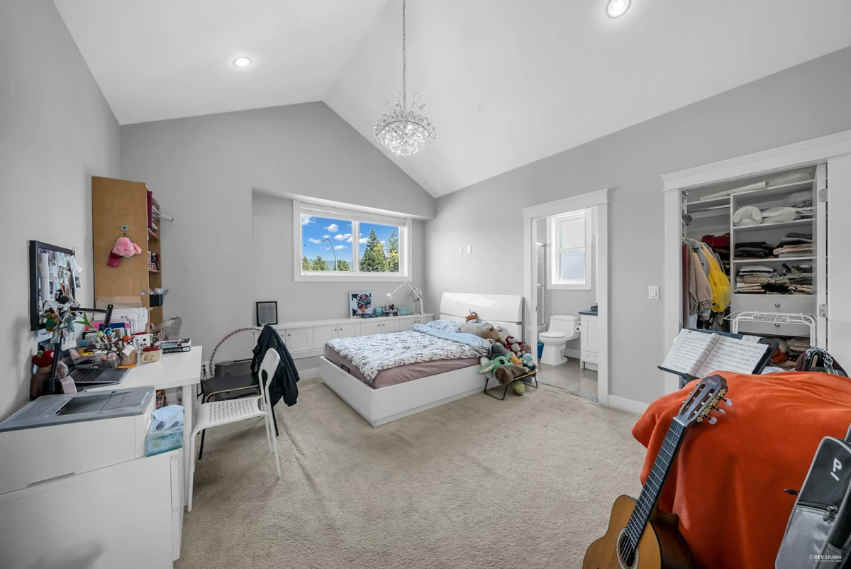 Mudroom Photo of 1640 Como Lake Avenue, Coquitlam, BC