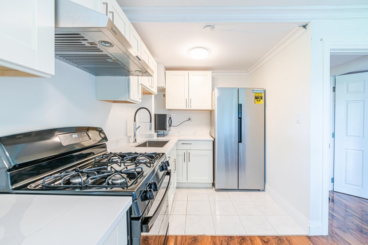 Laundry Room Photo of 520 Ballantree Place, West Vancouver, BC