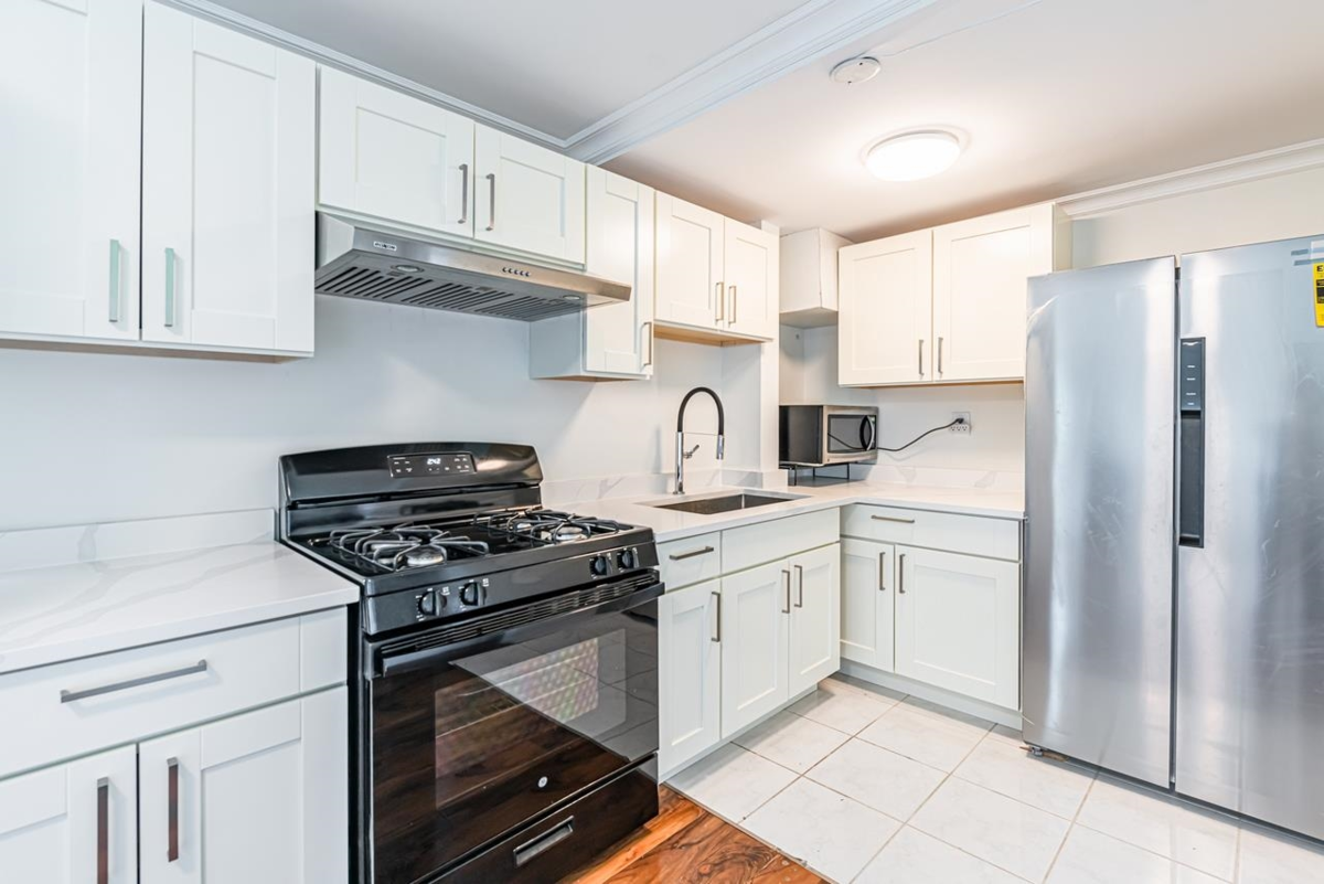Mudroom Photo of 520 Ballantree Place, West Vancouver, BC