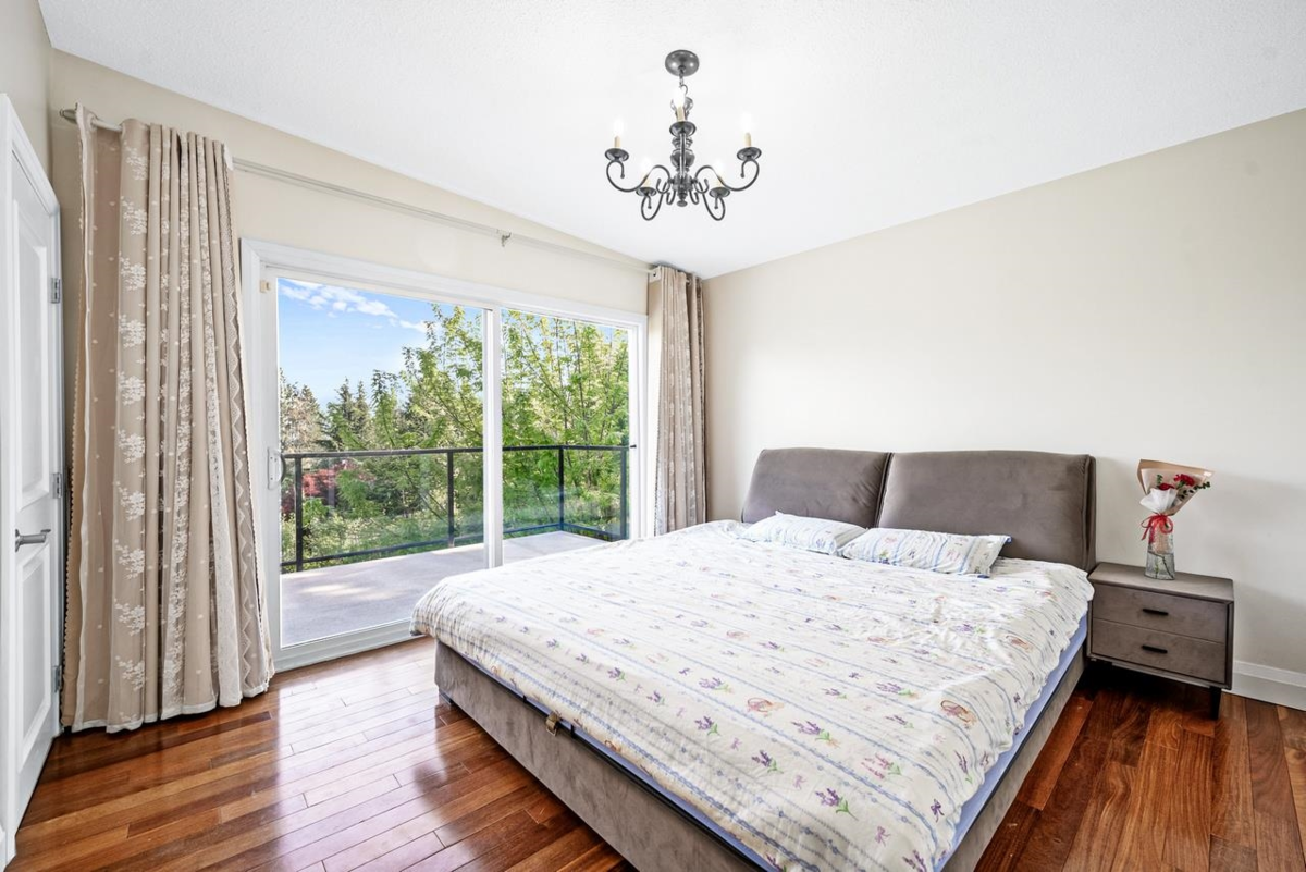 Office / Den Photo of 520 Ballantree Place, West Vancouver, BC