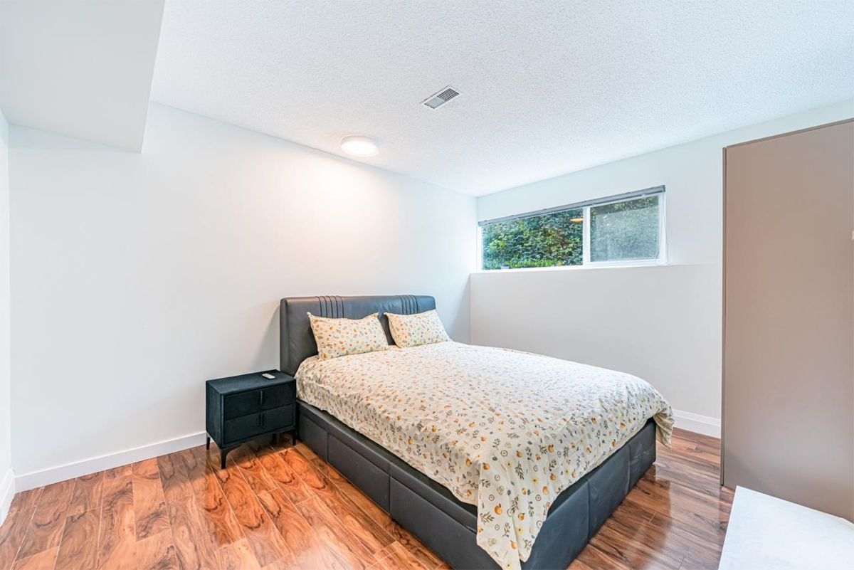 Outdoor Deck Photo of 520 Ballantree Place, West Vancouver, BC