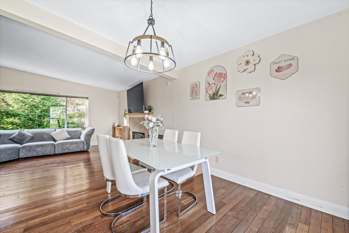 Pantry Photo of 520 Ballantree Place, West Vancouver, BC