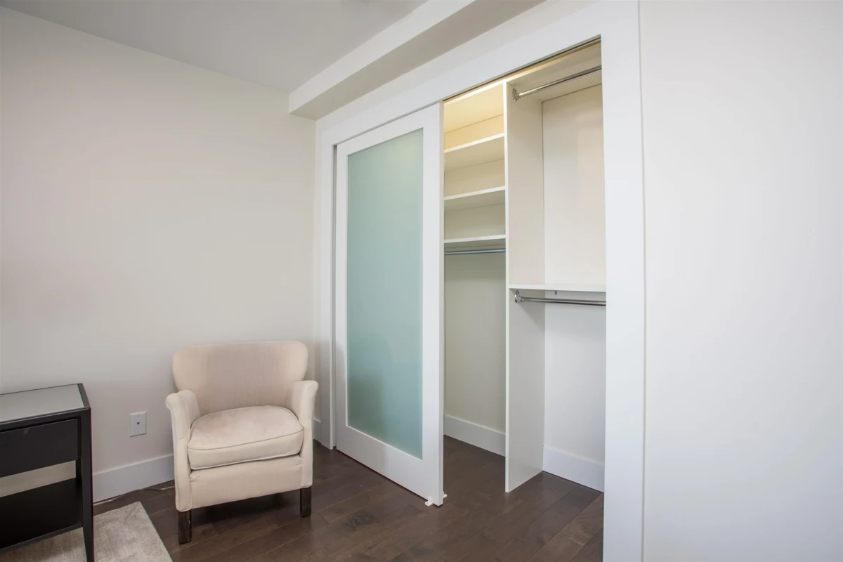 Basement Recreation Room Photo of 1302 2203 Bellevue Avenue, West Vancouver, BC