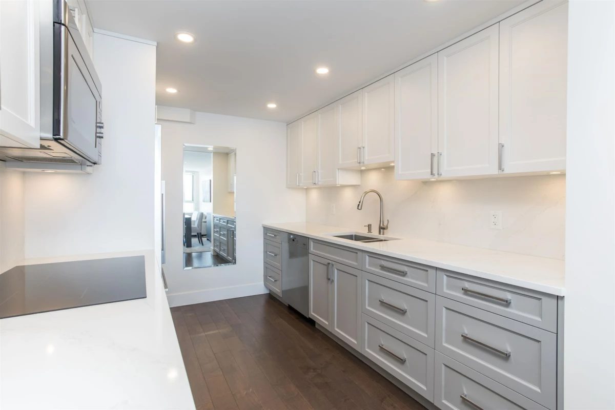 Bedroom 2 Photo of 1302 2203 Bellevue Avenue, West Vancouver, BC