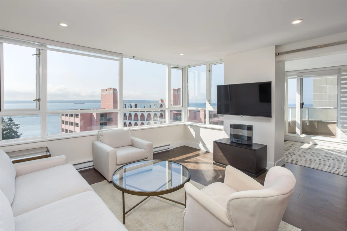 Family Room Photo of 1302 2203 Bellevue Avenue, West Vancouver, BC