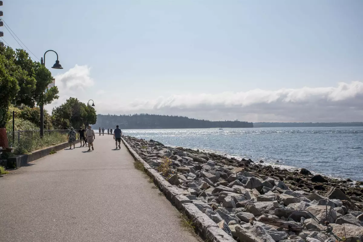Front Yard Photo of 1302 2203 Bellevue Avenue, West Vancouver, BC