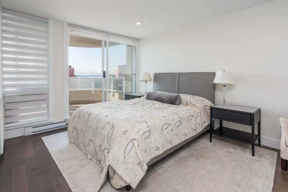 Guest Bathroom Photo of 1302 2203 Bellevue Avenue, West Vancouver, BC