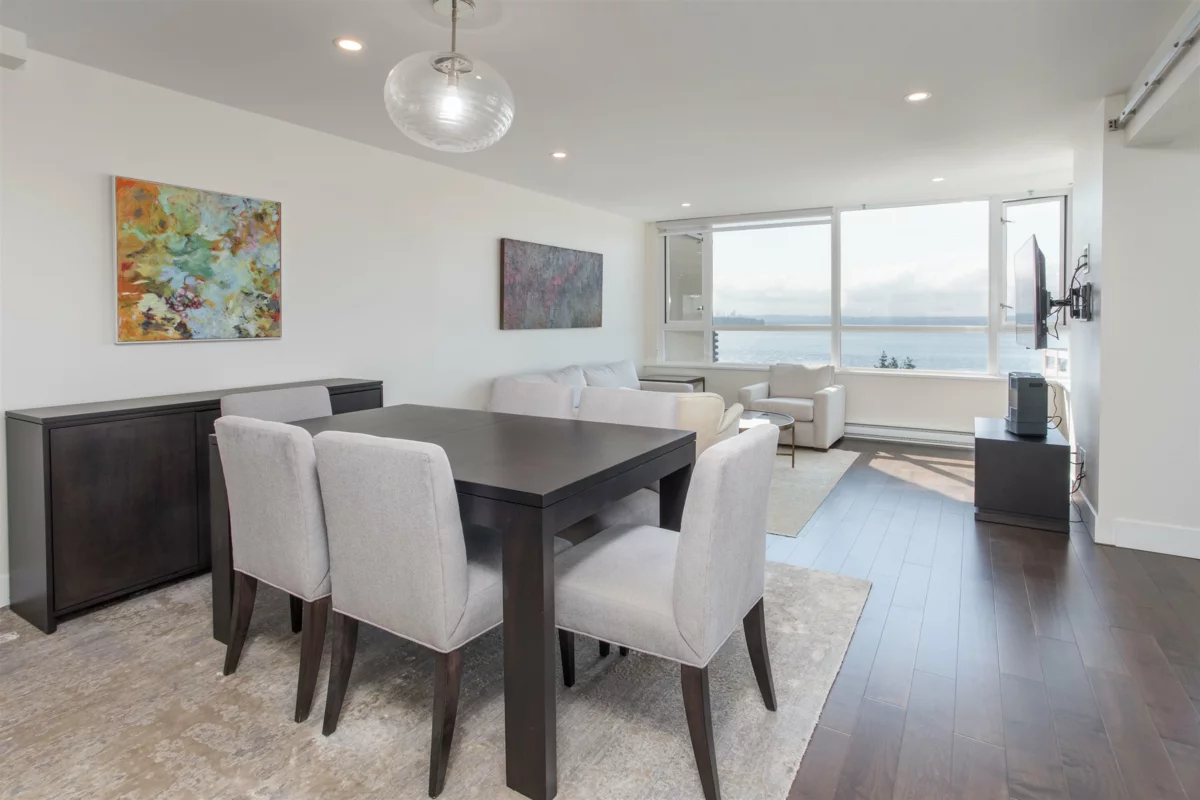 Living Room Photo of 1302 2203 Bellevue Avenue, West Vancouver, BC