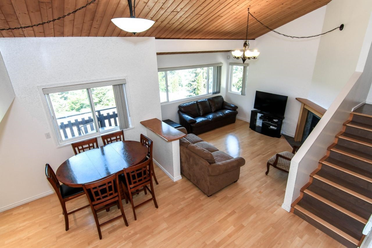 Guest Bathroom Photo of 1525 Elinor Crescent, Port Coquitlam, BC