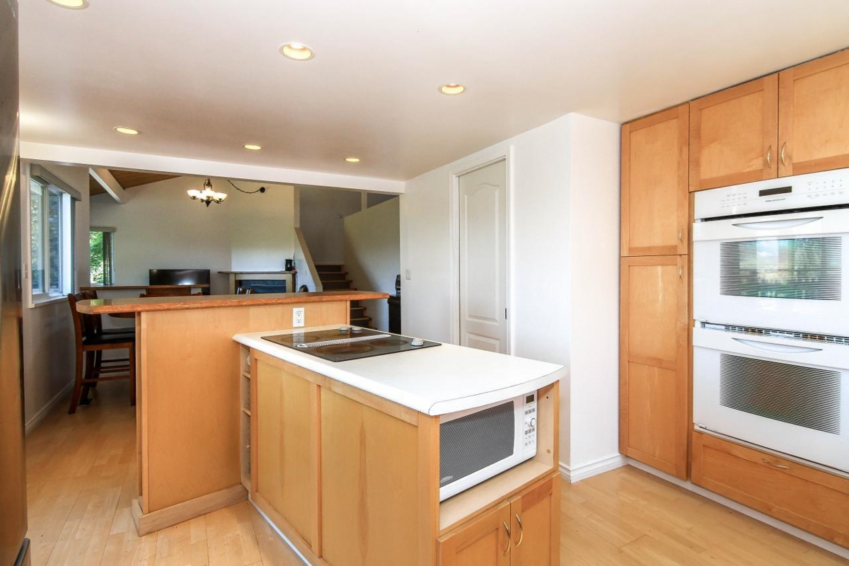 Kitchen Island Photo of 1525 Elinor Crescent, Port Coquitlam, BC