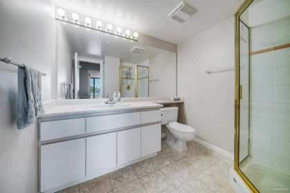 Primary Bathroom Photo of 904 13383 108 Avenue, Surrey, BC