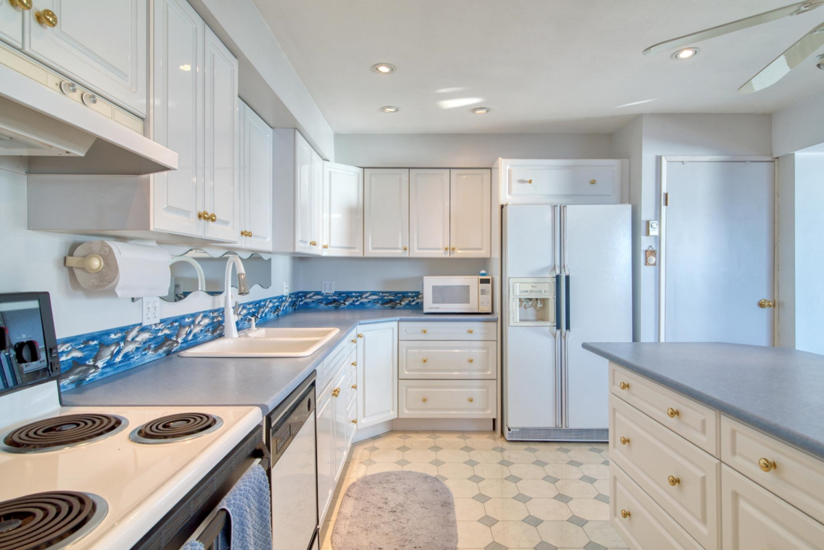 Front Yard Photo of 6437 Sunshine Coast Highway, Sechelt, BC