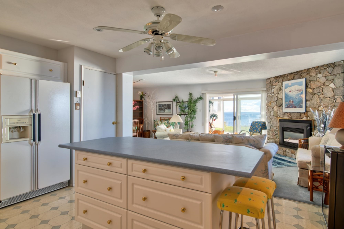 Garden / Landscaping Photo of 6437 Sunshine Coast Highway, Sechelt, BC