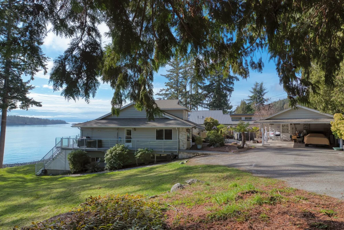Kitchen Photo of 6437 Sunshine Coast Highway, Sechelt, BC