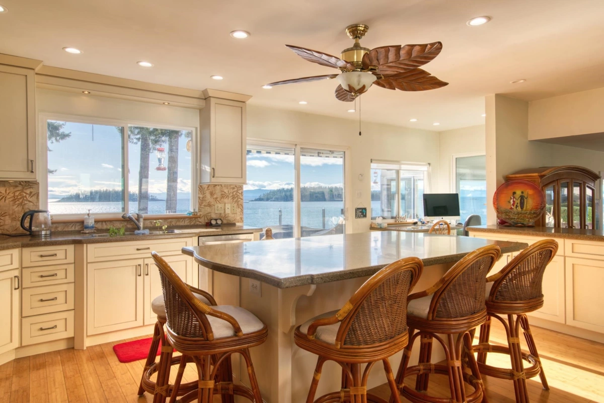 Loft / Bonus Room Photo of 6437 Sunshine Coast Highway, Sechelt, BC