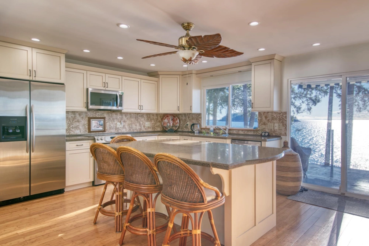 Office / Den Photo of 6437 Sunshine Coast Highway, Sechelt, BC