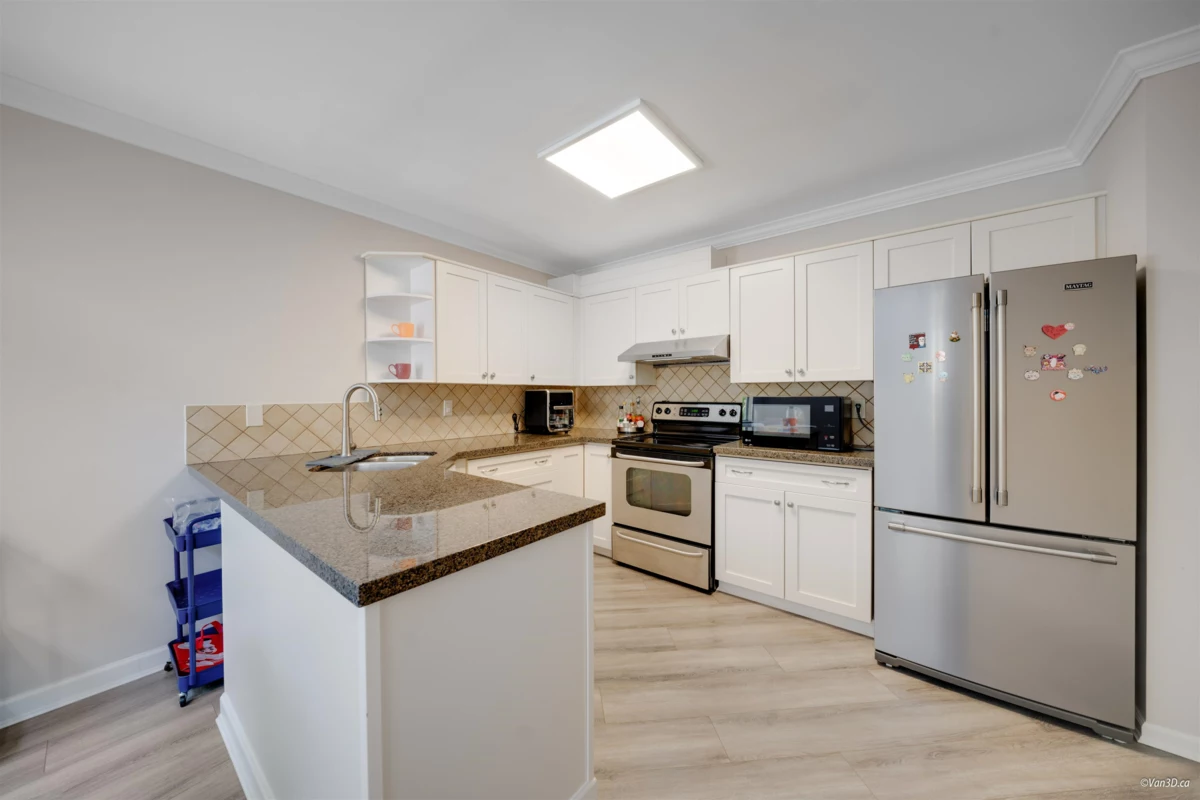 Bedroom 3 Photo of 3 1552 Everall Street, White Rock, BC