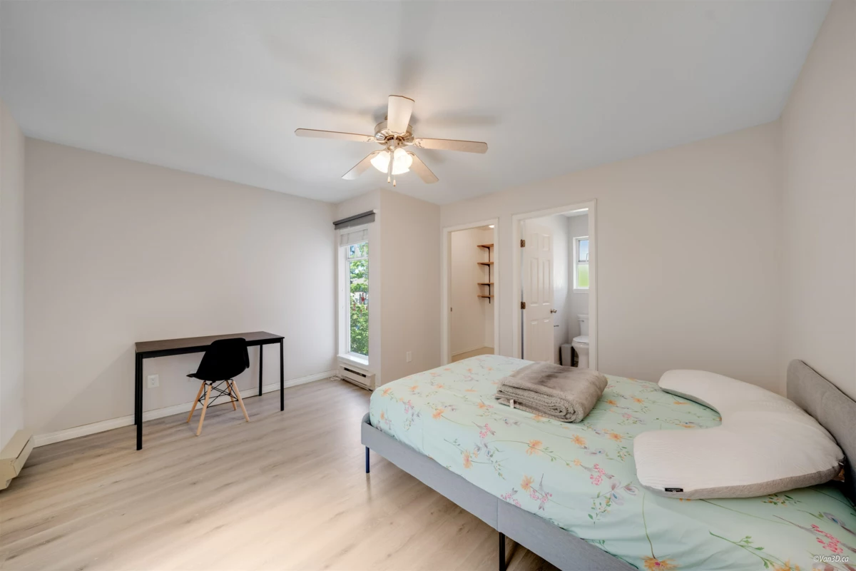 Entry Foyer Photo of 3 1552 Everall Street, White Rock, BC