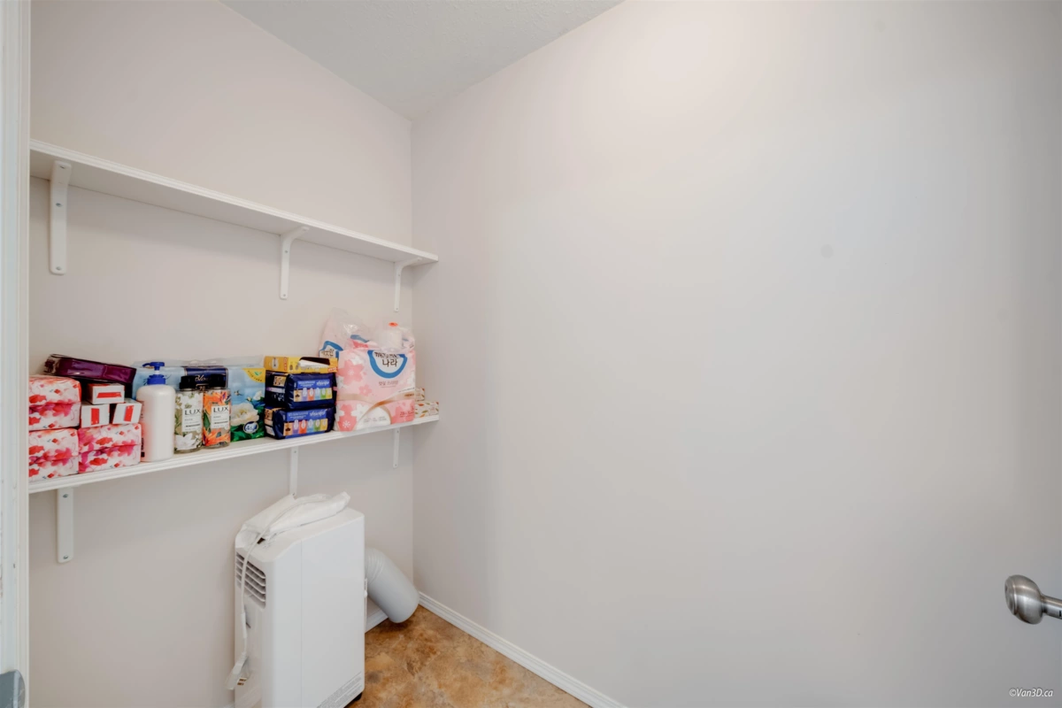 Laundry Room Photo of 3 1552 Everall Street, White Rock, BC