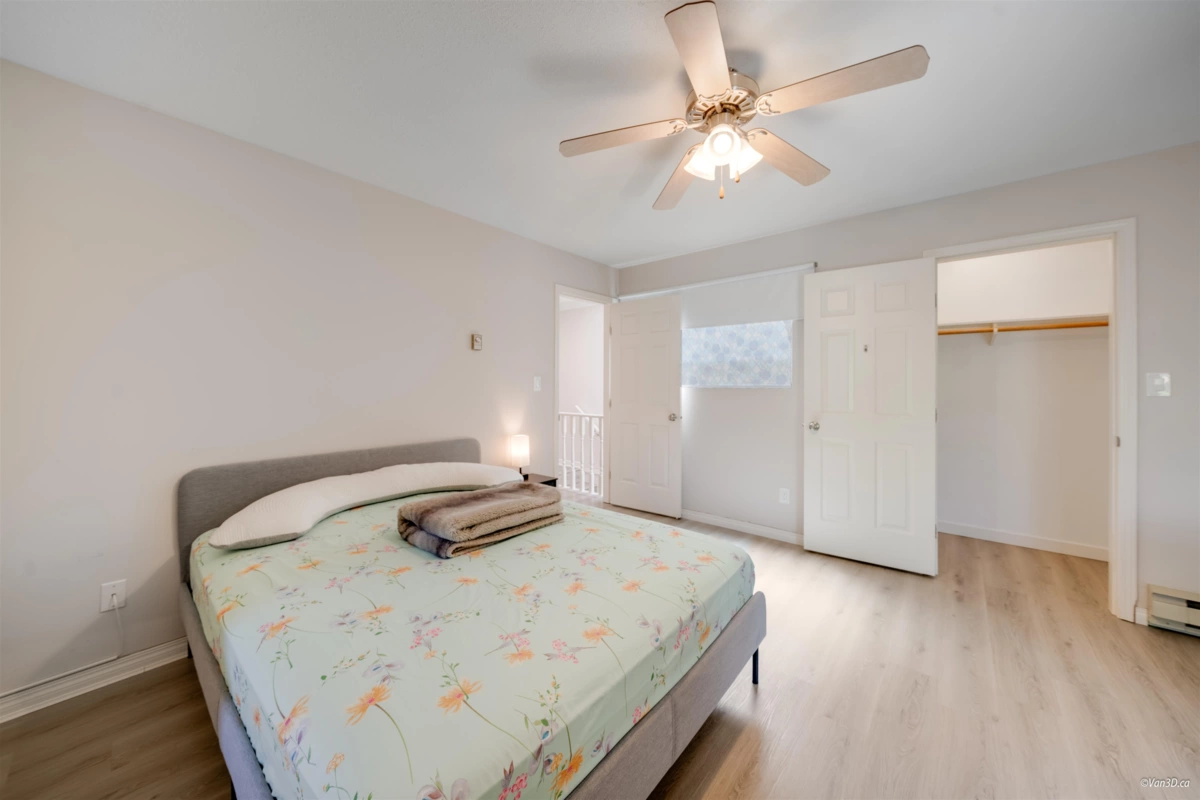 Staircase Photo of 3 1552 Everall Street, White Rock, BC